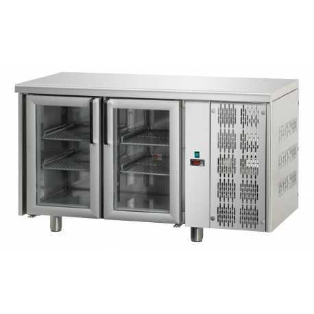 TAVOLO REFRIGERATO - 2 PORTE IN VETRO - PIANO LISCIO - 1 LUCE NEON - STRUTTURA INTERAMENTE IN ACCIAIO INOX AISI 304 - GASTRONORM GN 1/1 ( 530x325 mm ) - TEMPERATURA 0°/+10° - CAPACITA' 310 LT - REFRIGERAZIONE VENTILATA - SBRINAMENTO AUTOMATICO - DIMENSIONI CM L142 X P70 X H85/92