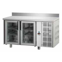 TAVOLO REFRIGERATO - 2 PORTE IN VETRO - PIANO LISCIO E ALZATINA - 1 LUCE NEON - STRUTTURA INTERAMENTE IN ACCIAIO INOX AISI 304 - GASTRONORM GN 1/1 ( 530x325 mm ) - TEMPERATURA 0°/+10° - CAPACITA' 310 LT - REFRIGERAZIONE VENTILATA - SBRINAMENTO AUTOMATICO - DIMENSIONI CM L142 X P70 X H95/102